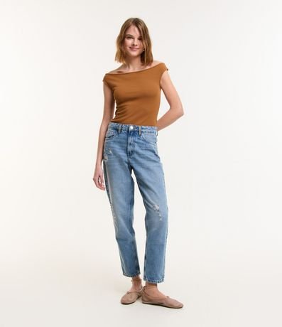 Pantalón Mom en Jeans con Bolsillos y Deshilachados