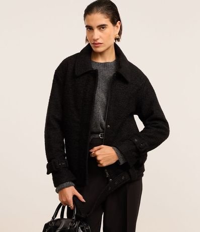 Campera  en Bouclé con Hebilla en el Puño y Bajo