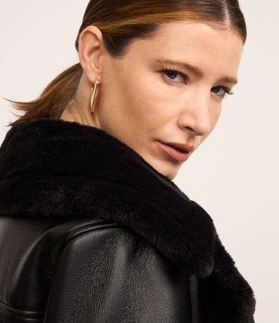 Blazer en PU con Cinturón con Hebilla y Pelos en el cuello y Puño 7