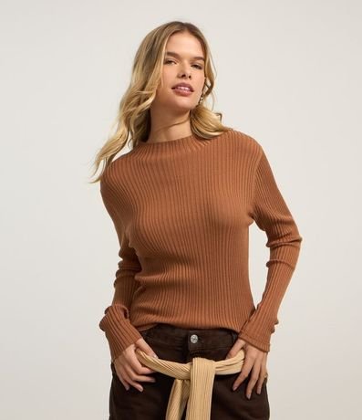 Blusa en Punto con Cuello Alto