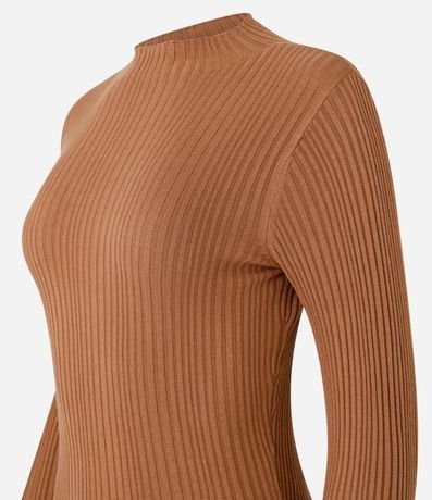 Blusa en Punto con Cuello Alto 2