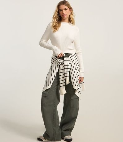 Blusa en Punto con Cuello Alto 2