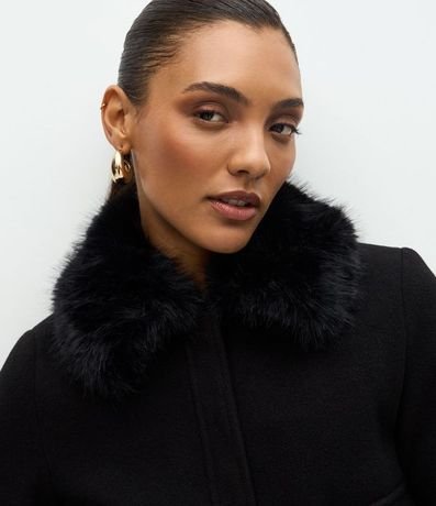 Saco en Polivelour con Pelos en el Cuello y Bolsillos Cargo 3