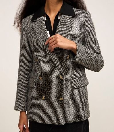 Blazer en Tweed Traspasado con Bolsillos Cargo 10