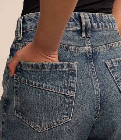 Pantalón Mom en Jeans con Lateral Desplazada y Trabillas Dobles 4