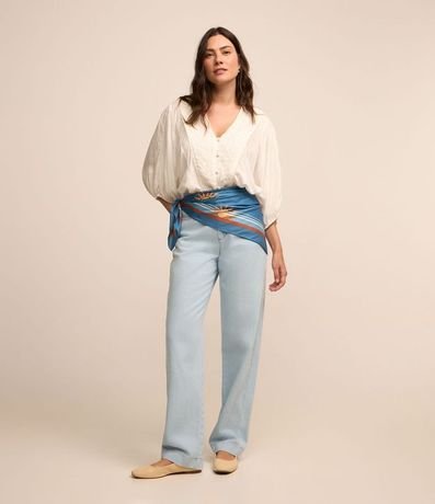 Pantalón Recto en Jeans Delavé con Tiro Alto