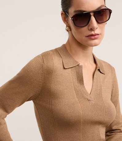 Blusa en Viscosa con Cuello V y Solapa 3