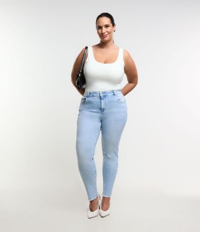 Pantalón Skinny en Jeans con Cintura Mediana y Terminación Deshilachada Curve & Plus Size