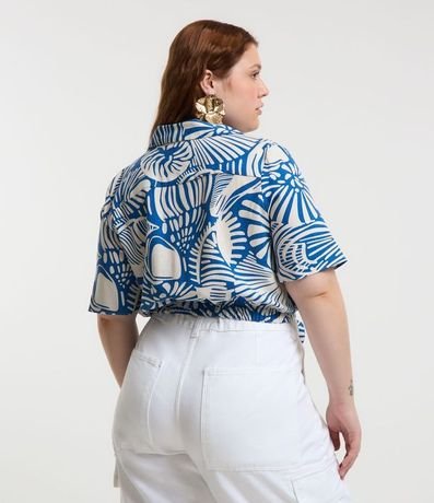 Camisa Cropped en Viscosa y Lino con Estampa Abstracta y Lazo Curve & Plus Size 3