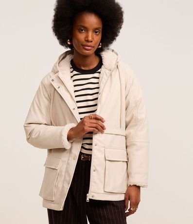 Campera Parka Gomosa en PU con Forro Peluche