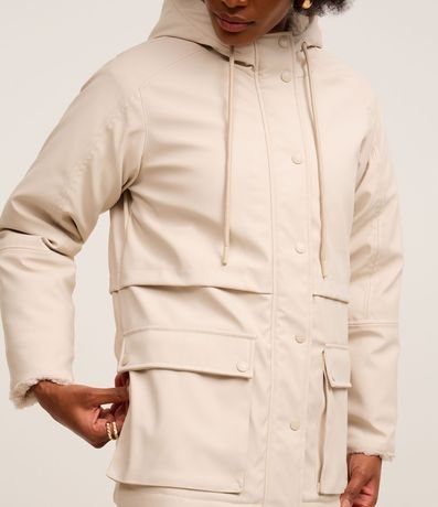 Campera Parka Gomosa en PU con Forro Peluche 6