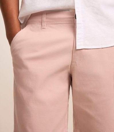 Bermuda Slim en Sarga con Elastano 4