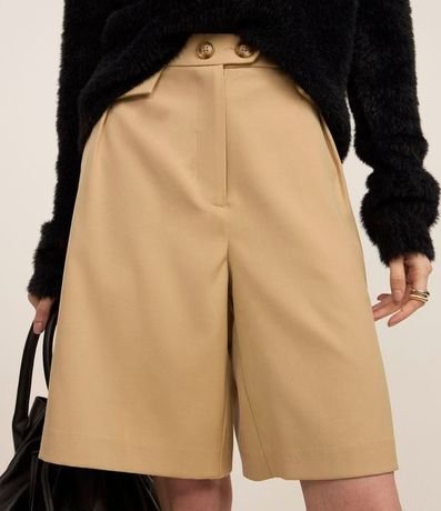 Bermuda Reta Sastrería con Solapas y Pliegues 3