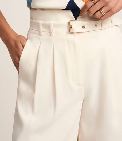 Bermuda Clochard Reto con Cintura Alta en Sastrería y Cinturón 4