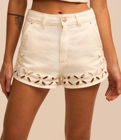 Short Cintura Alta con Sarga con Bordado Richelieu 3