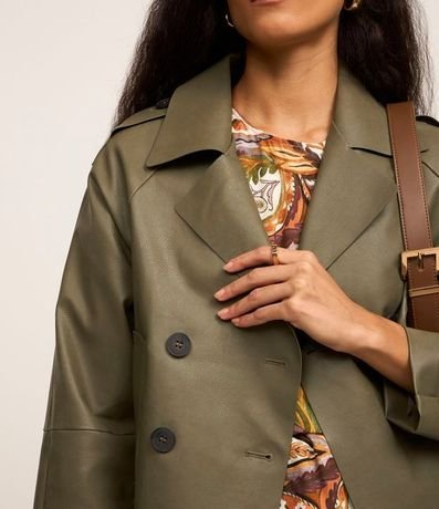 Trench Coat en PU con Abertura Doble