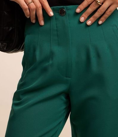 Pantalón Carrot Sastrería con Tiro Alto y Botón Contrastante 4
