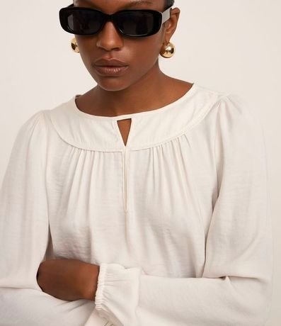 Blusa Satinada con Detalle de Gota Delantero 4