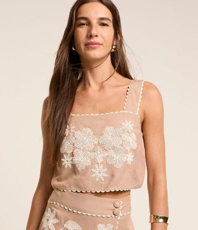 Blusa Cropped sin Manga en Viscolino con Flores Bordadas 2