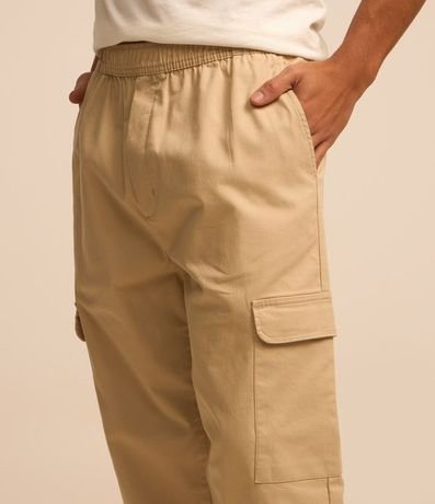 Pantalón Jogger en Sarga con Bolsillos Cargo 4