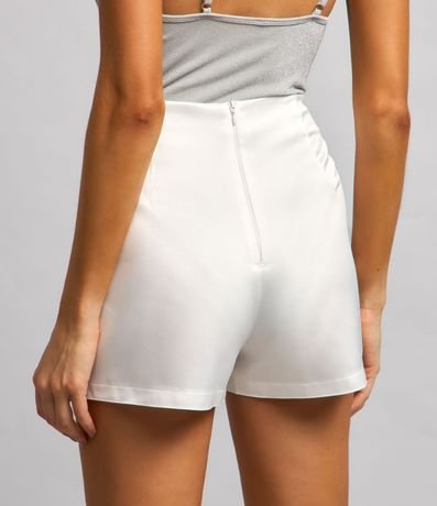 Short Corto en Crepé con Superposición 3