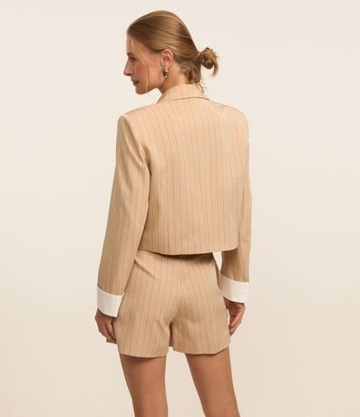 Blazer en Sastrería con Rayas Risca Giz con Bolsos y Detalles en las Mangas 4