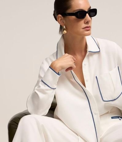 Camisa en Viscosa con Bolsillo Delantero y Detalles Contrastantes
