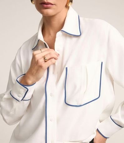 Camisa en Viscosa con Bolsillo Delantero y Detalles Contrastantes 4