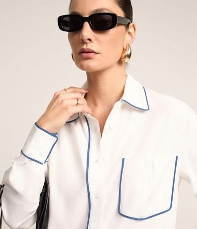 Camisa en Viscosa con Bolsillo Delantero y Detalles Contrastantes 5