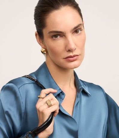 Camisa Satinada con Caida Leve y Manga Larga 4