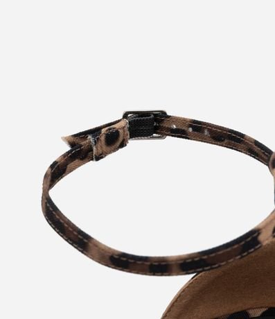 Sandalia con Taco Bloque Puntera Cuadrada y Estampa Animal Print 4