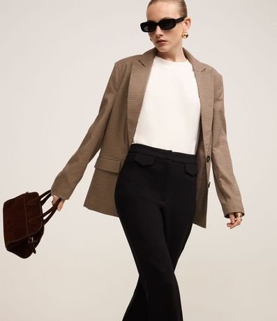 Pantalón Flare en Ponto Roma con Bolsillos de Solapa 2