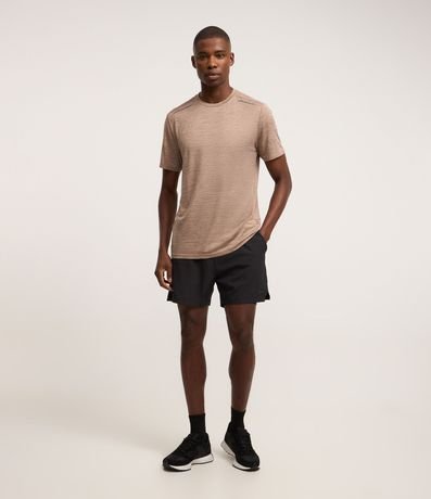 Remera Deportiva con Tecnologia Dry y Detalles Reflectantes 3