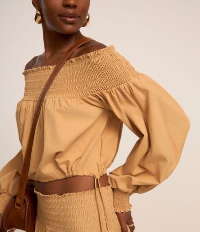 Blusa en Tricolina Hombro a Hombro con Lastex en el Escote y Ajuste en la Parte Baja 4