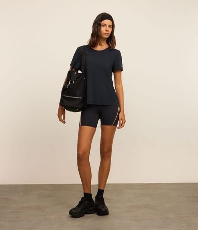 Remera Deportiva Texturizada con Detalle Reflectante 2