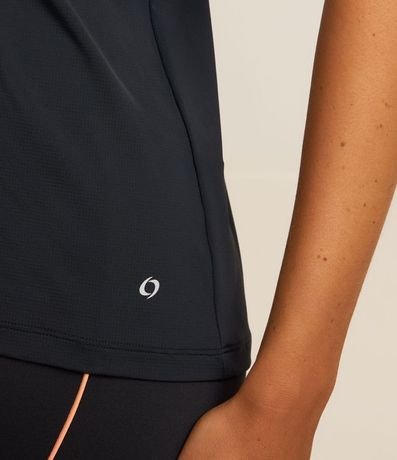 Remera Deportiva Texturizada con Detalle Reflectante 5