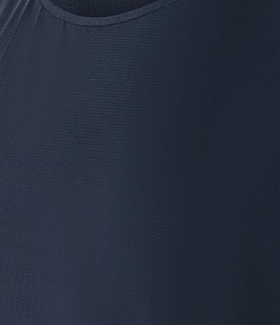 Remera Deportiva Texturizada con Detalle Reflectante 6