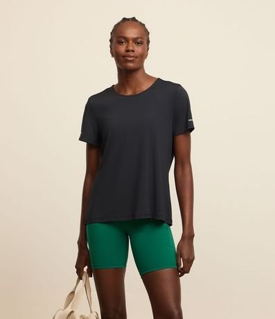 Remera Deportiva Texturizada con Detalle Reflectante 1