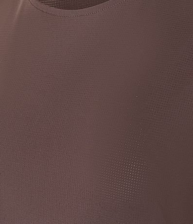 Remera Deportiva Texturizada con Detalle Reflectante 6