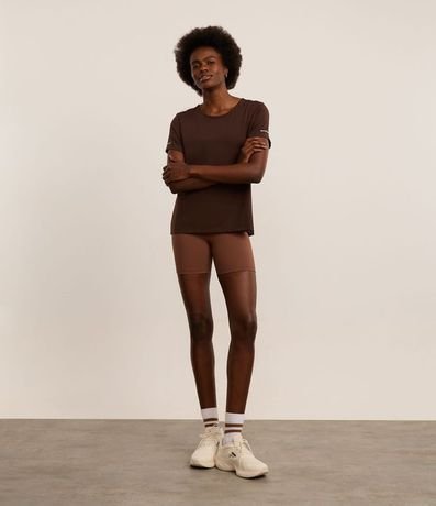 Remera Deportiva Texturizada con Detalle Reflectante 3