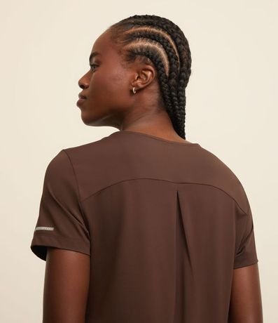 Remera Deportiva Texturizada con Detalle Reflectante 3