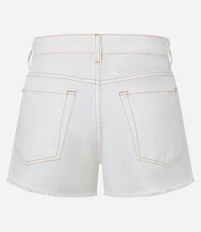 Short en Sarga con Bajo Deshilachado y Flores Bordadas 7