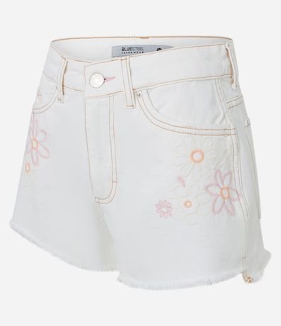Short en Sarga con Bajo Deshilachado y Flores Bordadas 8