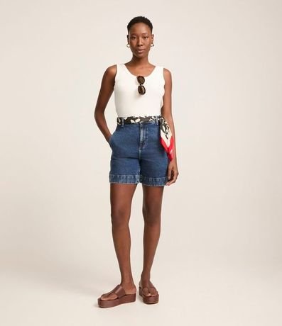 Bermuda Jeans con Botón Diferenciado y Bolsillo