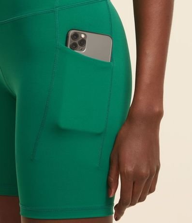 Bermuda en Microfibra con Bolsillo Funcional 4