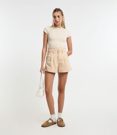 Short Baggy Tiro Alto en Sarga con Pliegues y Bajo Plegado