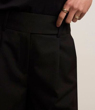 Bermuda Sastrería Liso con Pliegues Delanteros 4