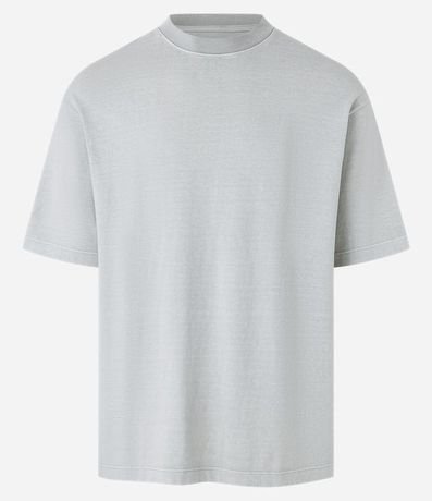 Remera Boxy en Media Malla Desteñida con Cuello Alto 4