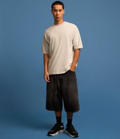 Remera Boxy en Media Malla Desteñida con Cuello Alto 2