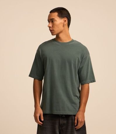 Remera Boxy en Media Malla Desteñida con Cuello Alto